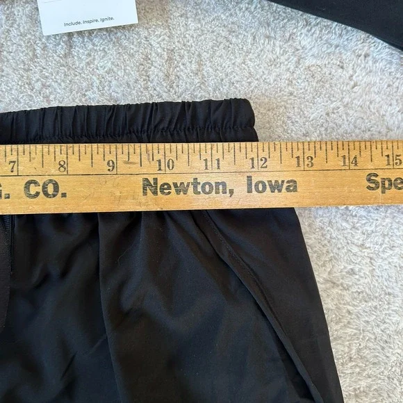 BUFFBUNNY Shorts & 2 Bras Bundle/Set Women's Size XS/S Black & White New W/ Tags - Picture 7 of 14